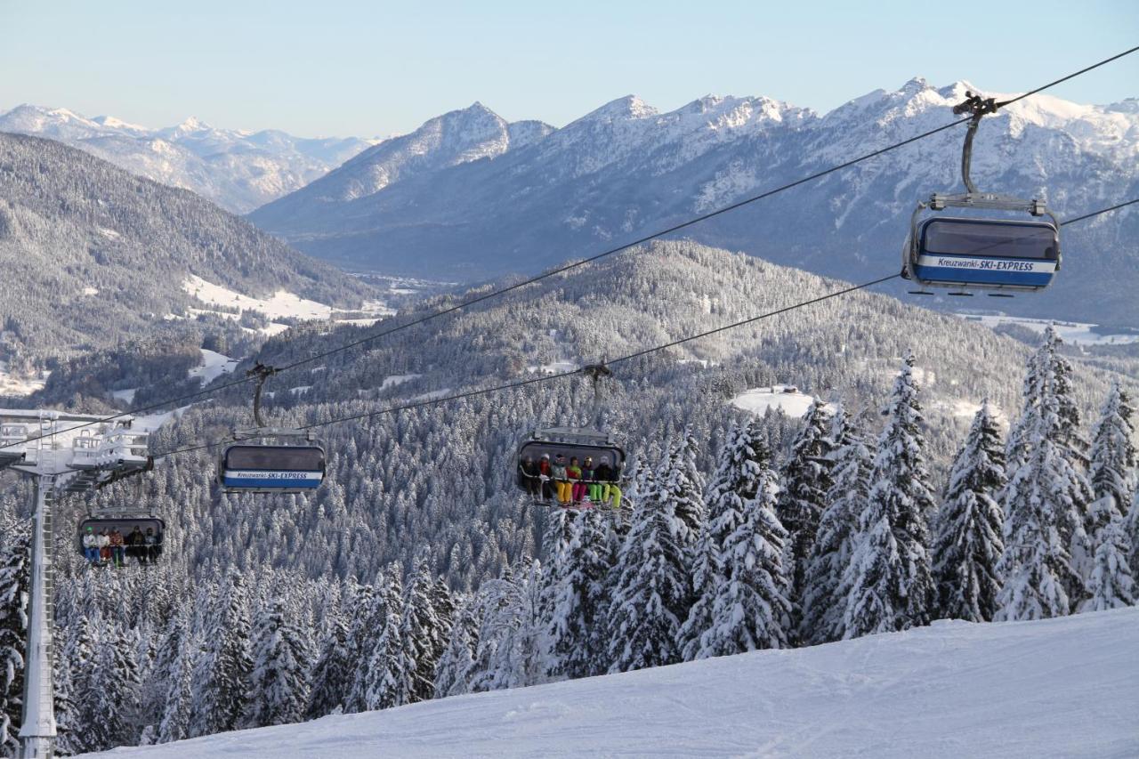 Bayern Resort Hotel - Adults Only - Mit Zugspitzblick - Eibsee-Naehe - Wellnessbereich - Naturpool Im Sommer 그라이나우 외부 사진