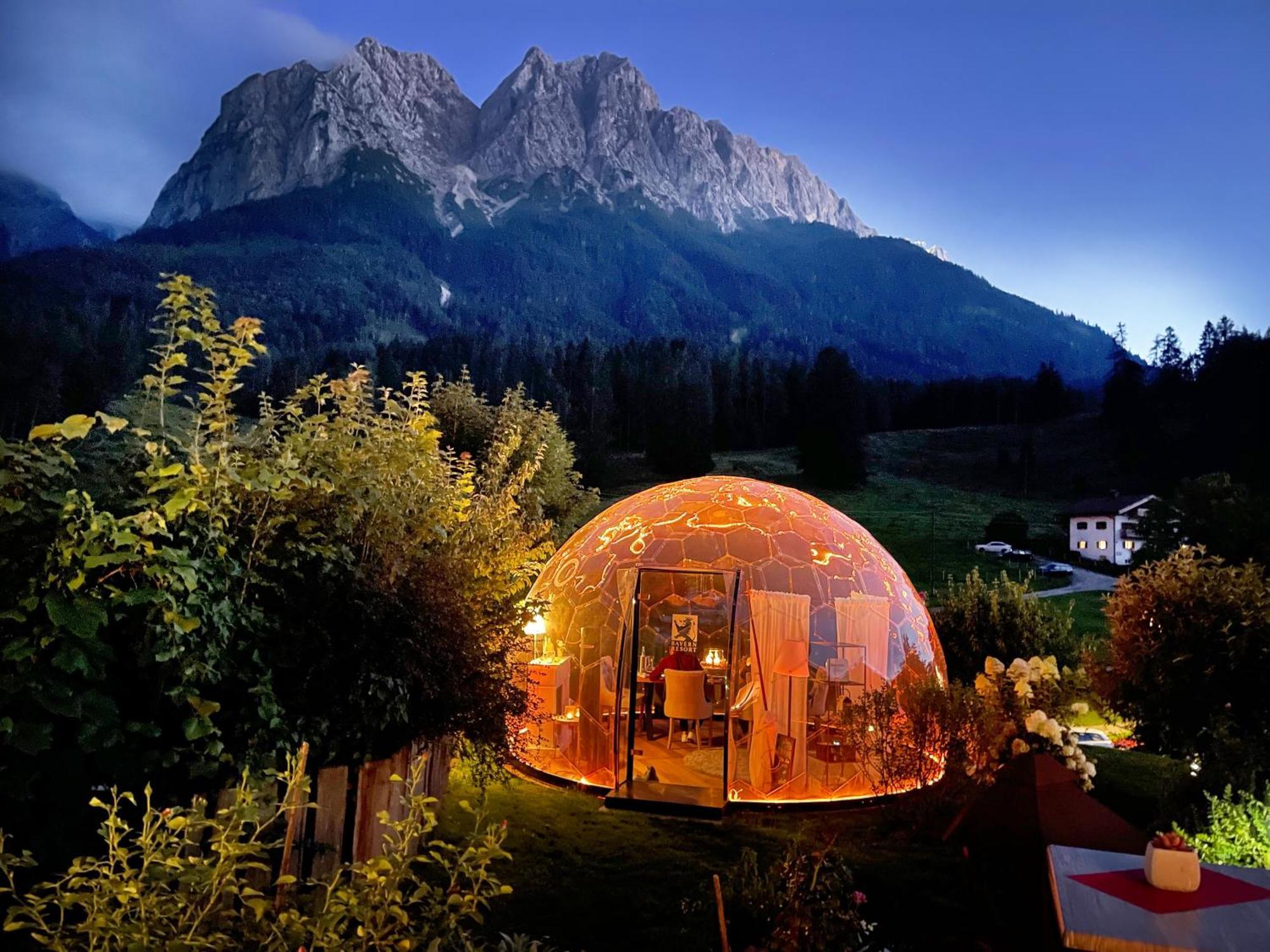 Bayern Resort Hotel - Adults Only - Mit Zugspitzblick - Eibsee-Naehe - Wellnessbereich - Naturpool Im Sommer 그라이나우 외부 사진