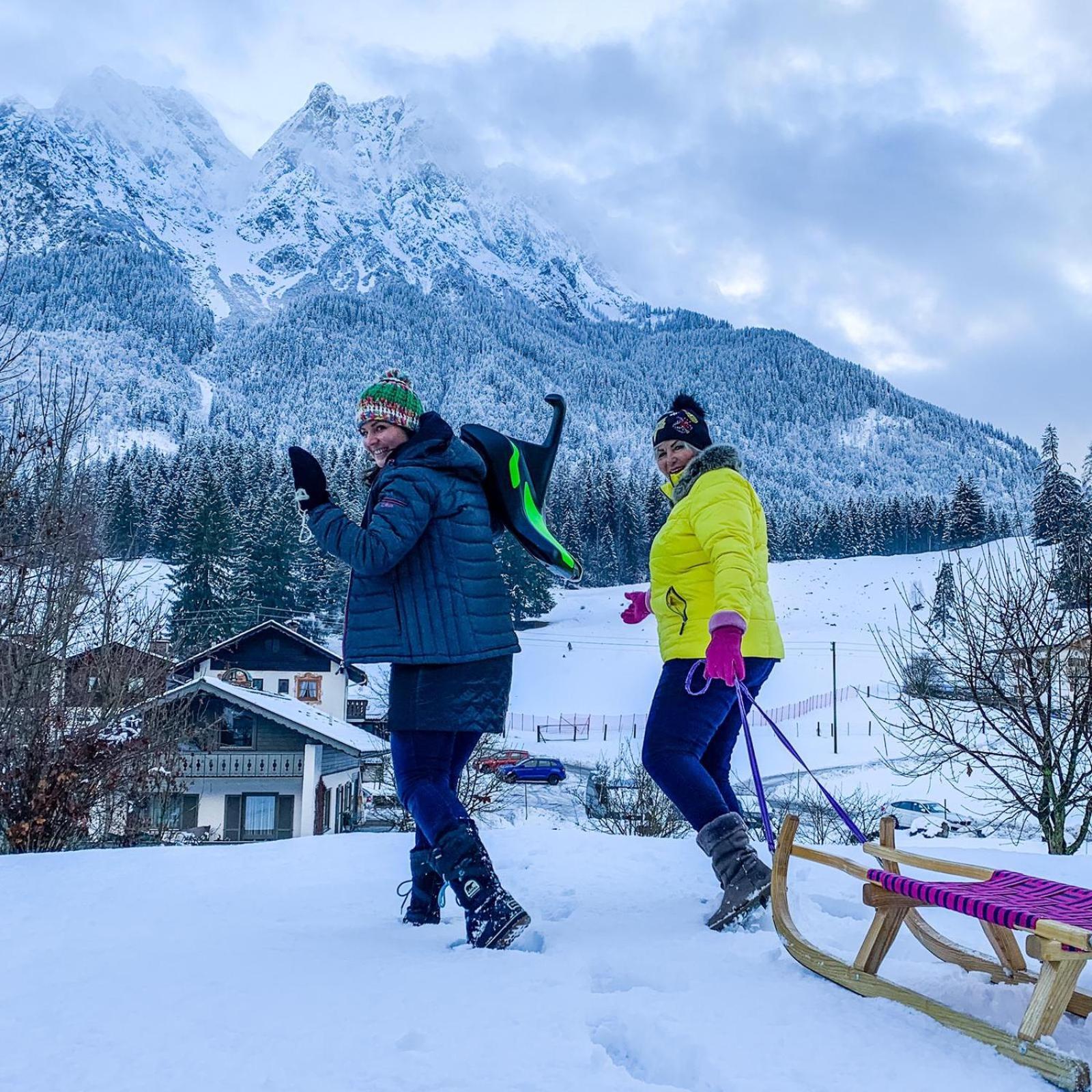 Bayern Resort Hotel - Adults Only - Mit Zugspitzblick - Eibsee-Naehe - Wellnessbereich - Naturpool Im Sommer 그라이나우 외부 사진