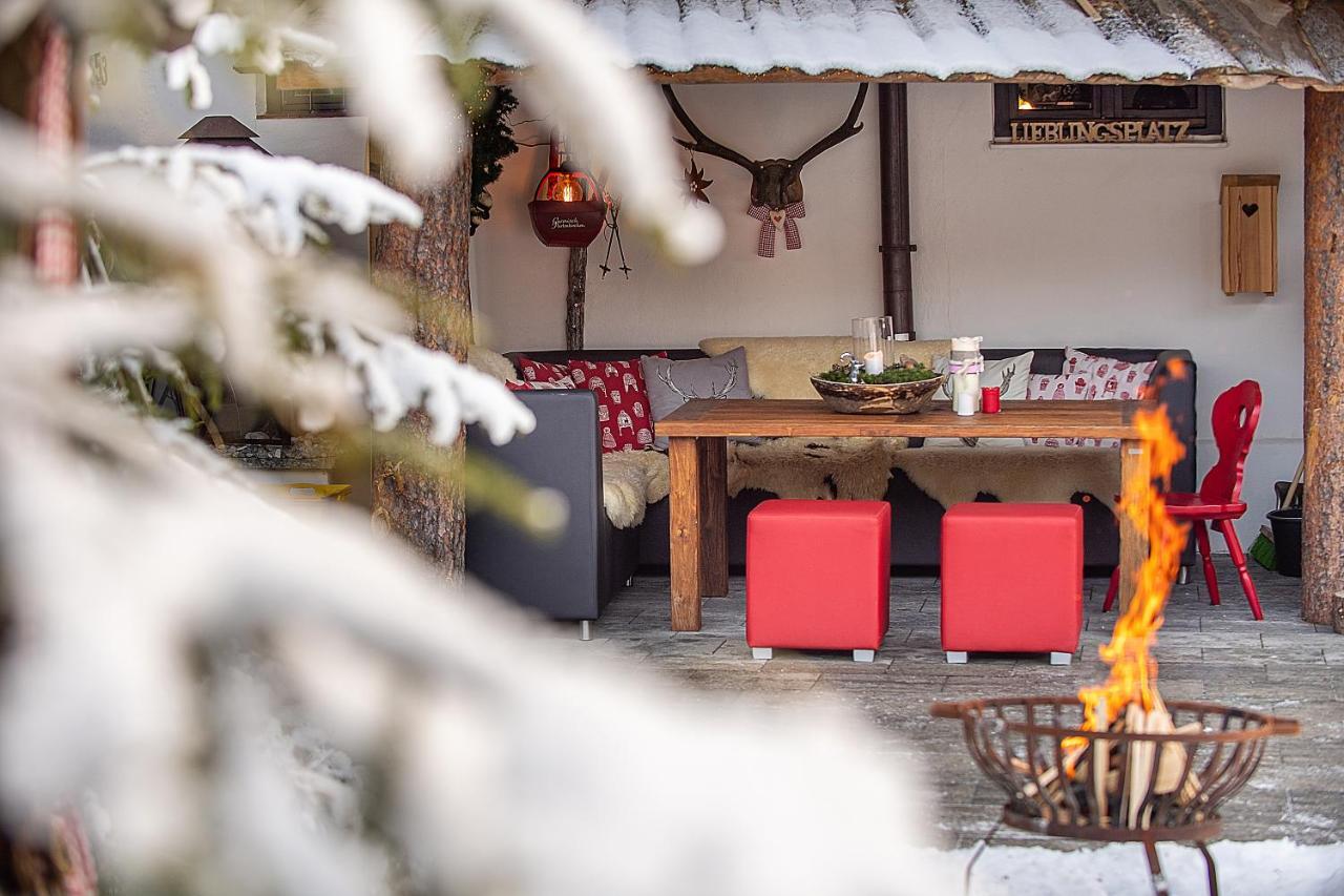 Bayern Resort Hotel - Adults Only - Mit Zugspitzblick - Eibsee-Naehe - Wellnessbereich - Naturpool Im Sommer 그라이나우 외부 사진