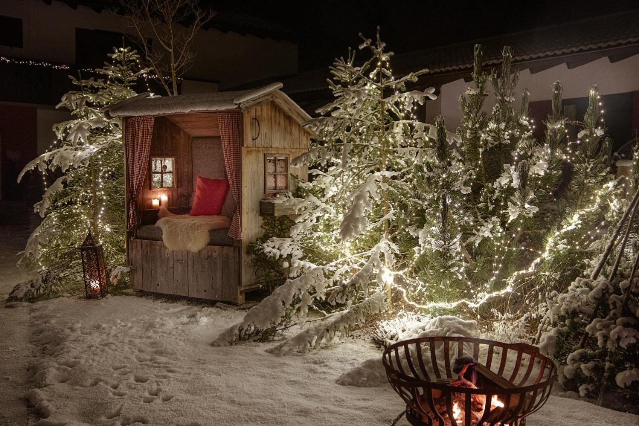 Bayern Resort Hotel - Adults Only - Mit Zugspitzblick - Eibsee-Naehe - Wellnessbereich - Naturpool Im Sommer 그라이나우 외부 사진